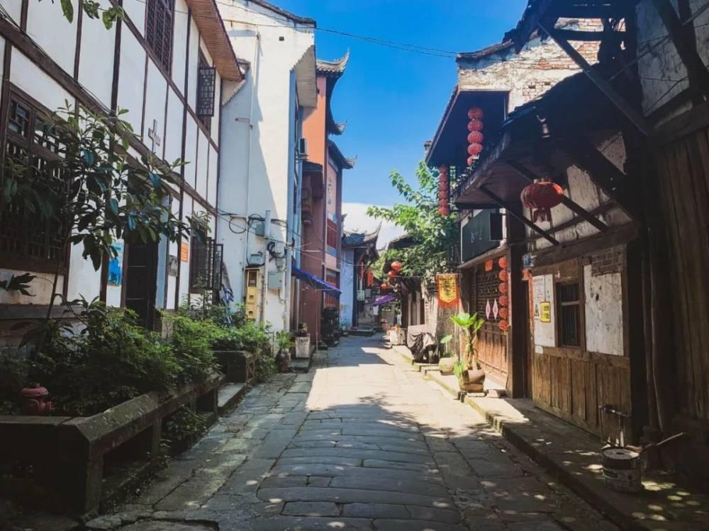 光明乳业去年净利预增超1.5倍：土地补偿款税前收益超4亿元